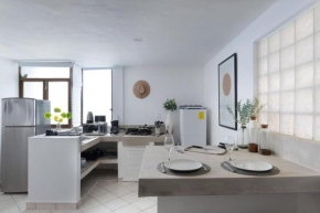 2-BR Suite - One block away to a beautiful Beach